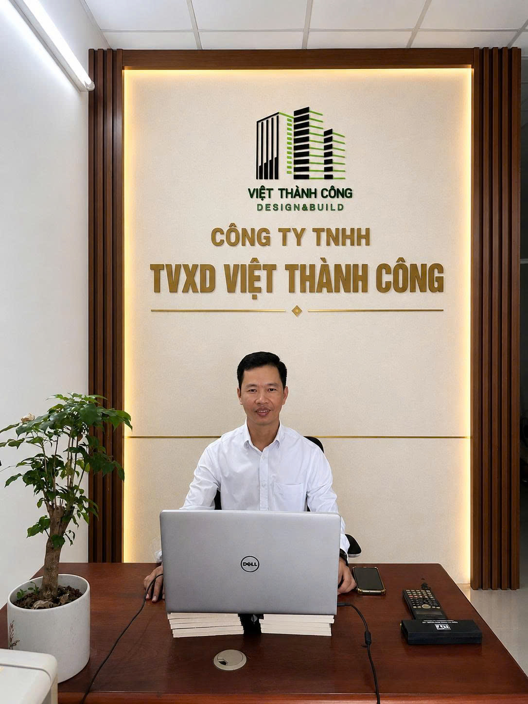 Nhà nghiên cứu độc lập, Giám đốc Việt Thành Công